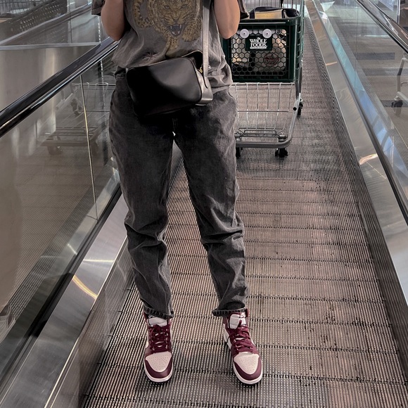 ASOS Design hourglass mom jeans distressed black 26/30 - Picture 1 of 4